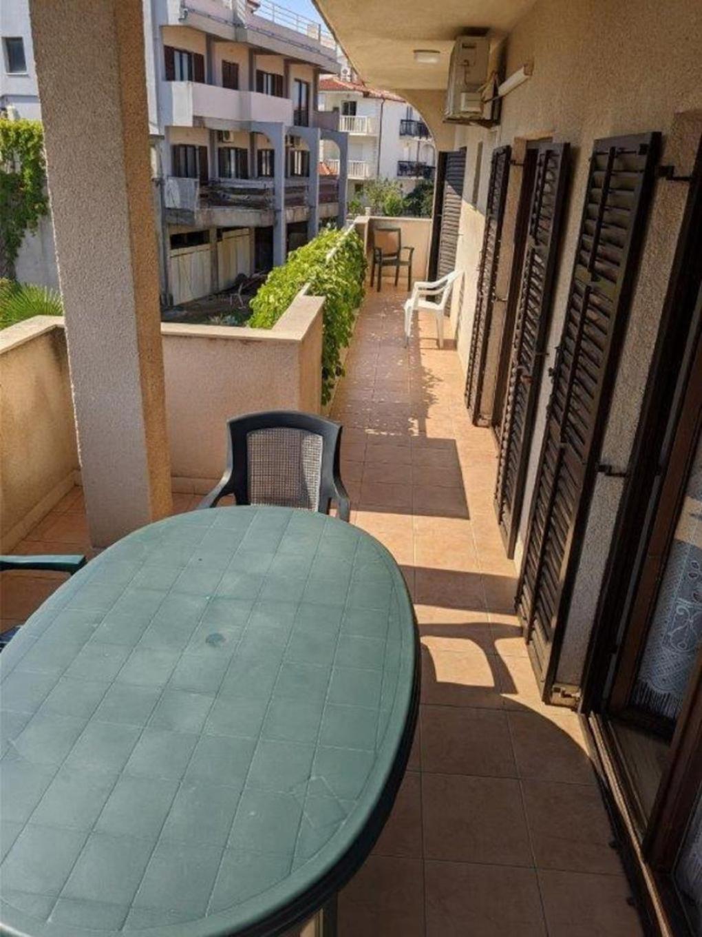 Apartments Biserka - 50 M From Beach Trogir Kültér fotó