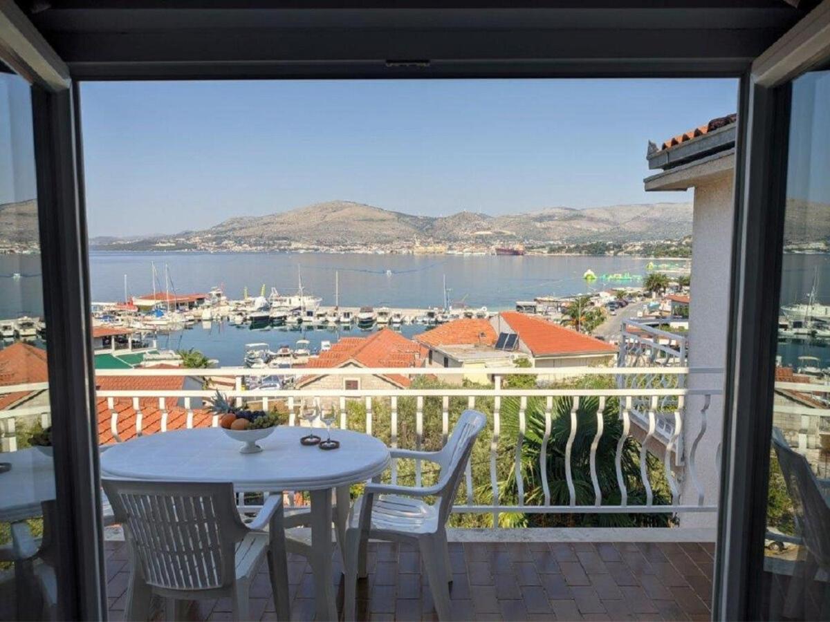 Apartments Biserka - 50 M From Beach Trogir Kültér fotó