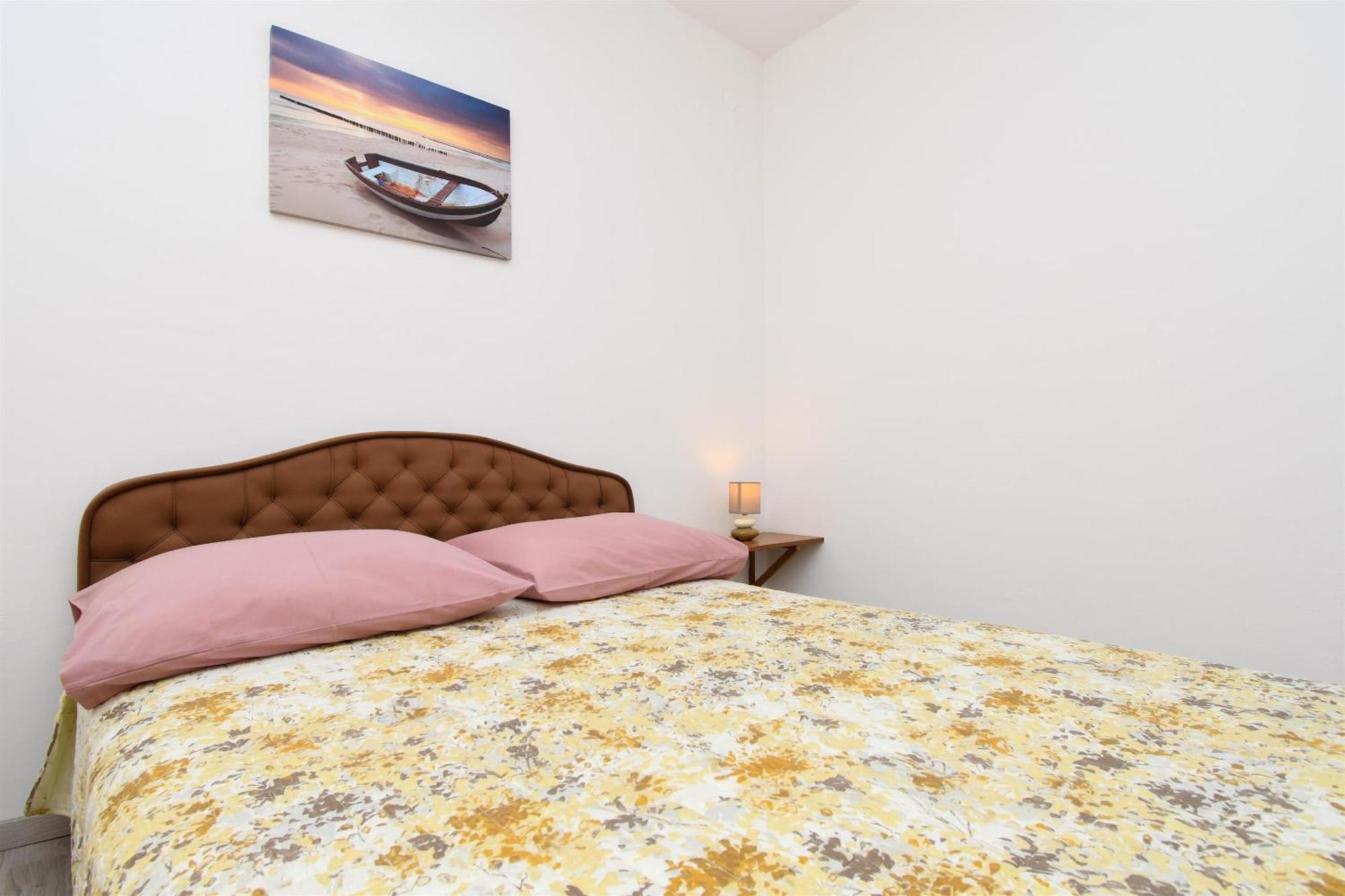 Apartments Biserka - 50 M From Beach Trogir Kültér fotó