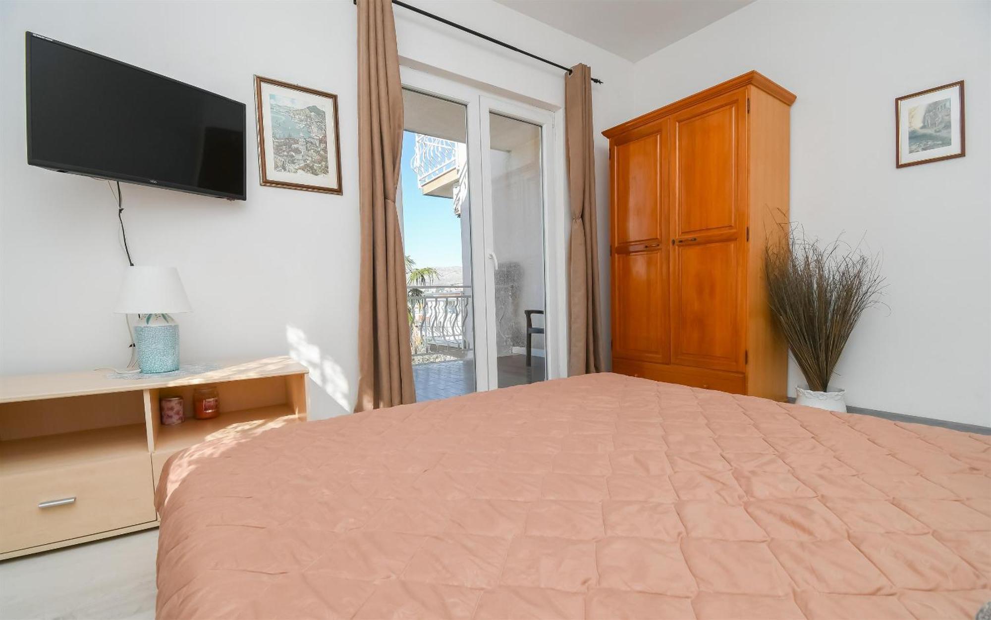 Apartments Biserka - 50 M From Beach Trogir Kültér fotó